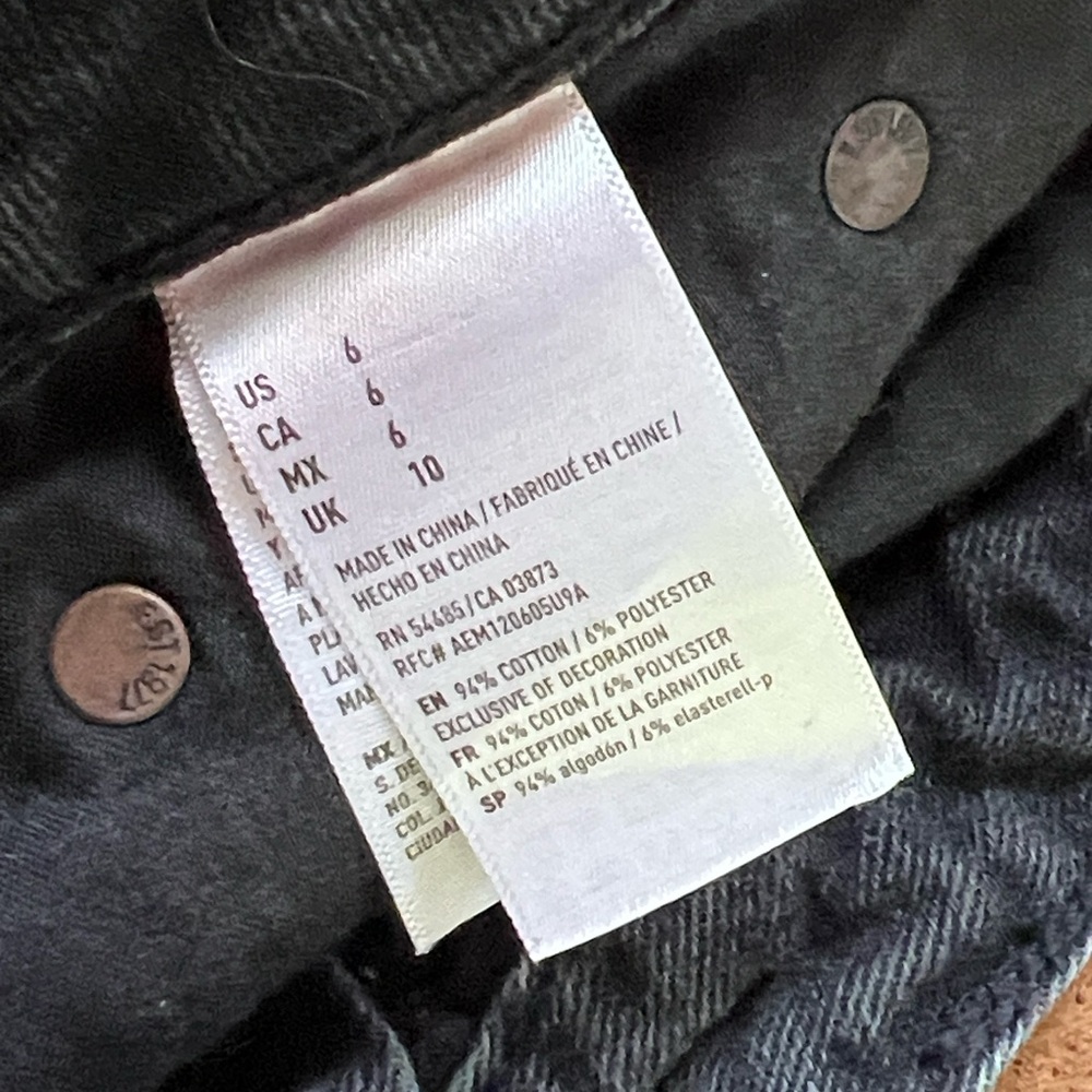American Eagle Outfitters Black denim jeans distressed Mini Skirt. Size 6 - Picture 4 of 8